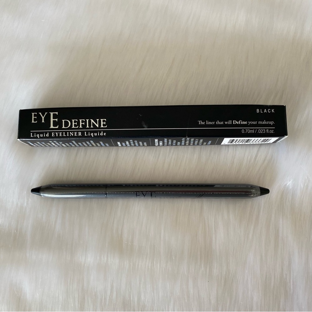 Eye Define Liquid Eyeliner in Black